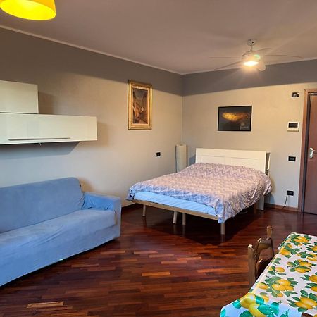 Ampio Monolocale Apartment Brescia Exterior foto